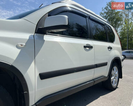 Белый Ниссан ИксТрейл, объемом двигателя 2 л и пробегом 154 тыс. км за 9000 $, фото 8 на Automoto.ua