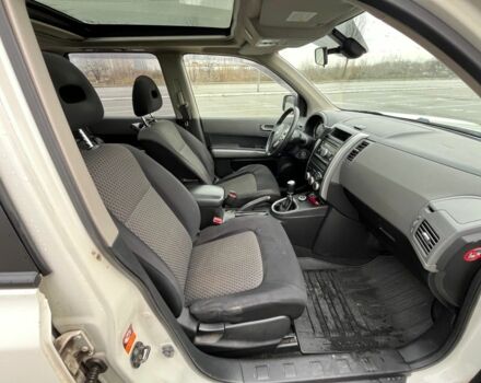 Белый Ниссан ИксТрейл, объемом двигателя 2 л и пробегом 271 тыс. км за 5000 $, фото 13 на Automoto.ua