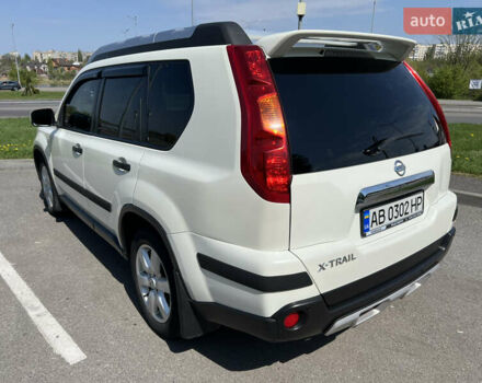 Белый Ниссан ИксТрейл, объемом двигателя 2 л и пробегом 154 тыс. км за 9000 $, фото 6 на Automoto.ua