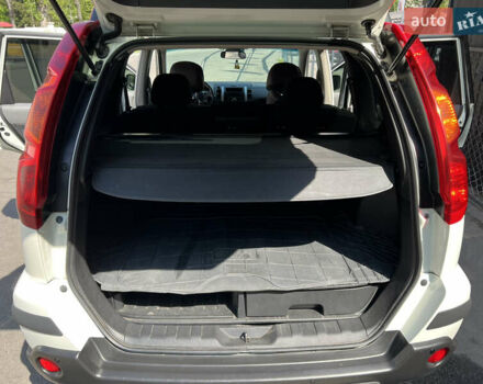 Белый Ниссан ИксТрейл, объемом двигателя 2 л и пробегом 154 тыс. км за 9000 $, фото 31 на Automoto.ua