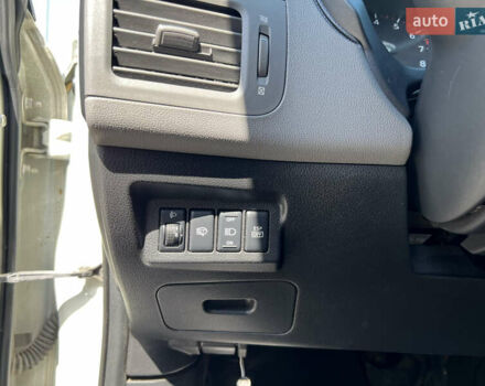 Белый Ниссан ИксТрейл, объемом двигателя 2 л и пробегом 154 тыс. км за 9000 $, фото 16 на Automoto.ua