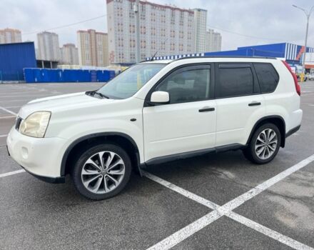 Белый Ниссан ИксТрейл, объемом двигателя 2 л и пробегом 271 тыс. км за 5000 $, фото 4 на Automoto.ua