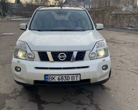 Белый Ниссан ИксТрейл, объемом двигателя 2 л и пробегом 202 тыс. км за 7800 $, фото 7 на Automoto.ua