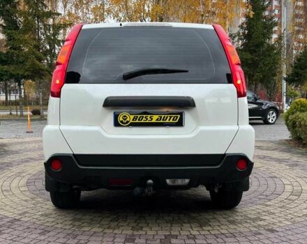 Белый Ниссан ИксТрейл, объемом двигателя 2 л и пробегом 255 тыс. км за 10650 $, фото 5 на Automoto.ua