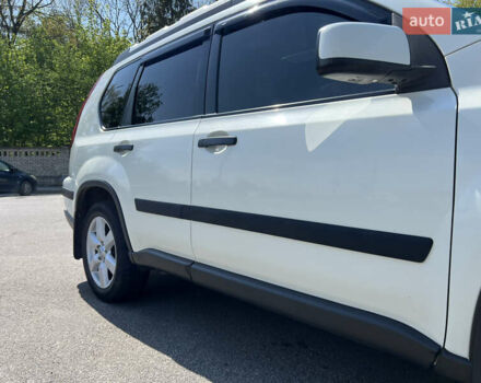 Белый Ниссан ИксТрейл, объемом двигателя 2 л и пробегом 154 тыс. км за 9000 $, фото 9 на Automoto.ua