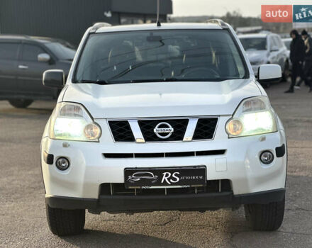 Белый Ниссан ИксТрейл, объемом двигателя 2.49 л и пробегом 199 тыс. км за 9500 $, фото 6 на Automoto.ua