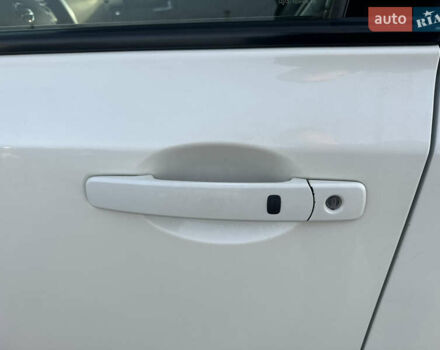 Белый Ниссан ИксТрейл, объемом двигателя 2.49 л и пробегом 199 тыс. км за 9500 $, фото 11 на Automoto.ua