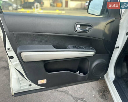 Белый Ниссан ИксТрейл, объемом двигателя 2.49 л и пробегом 199 тыс. км за 9500 $, фото 10 на Automoto.ua