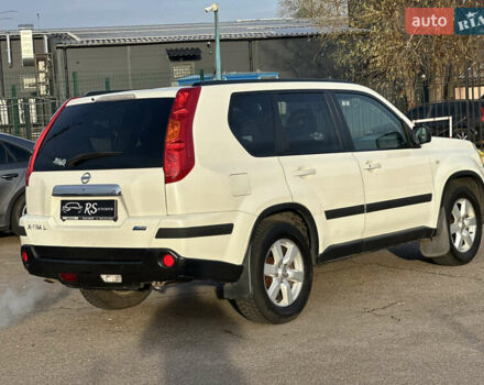Белый Ниссан ИксТрейл, объемом двигателя 2.49 л и пробегом 199 тыс. км за 9500 $, фото 1 на Automoto.ua