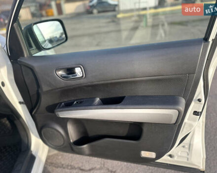 Белый Ниссан ИксТрейл, объемом двигателя 2.49 л и пробегом 199 тыс. км за 9500 $, фото 21 на Automoto.ua