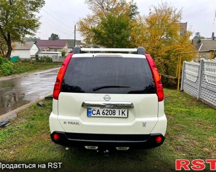 Білий Ніссан ІксТрейл, об'ємом двигуна 2.5 л та пробігом 0 тис. км за 12500 $, фото 2 на Automoto.ua