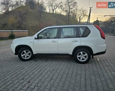 Белый Ниссан ИксТрейл, объемом двигателя 2 л и пробегом 205 тыс. км за 10799 $, фото 11 на Automoto.ua