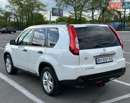 Білий Ніссан ІксТрейл, об'ємом двигуна 2 л та пробігом 137 тис. км за 11700 $, фото 4 на Automoto.ua