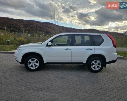 Белый Ниссан ИксТрейл, объемом двигателя 2 л и пробегом 205 тыс. км за 11599 $, фото 9 на Automoto.ua