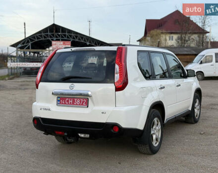Белый Ниссан ИксТрейл, объемом двигателя 2 л и пробегом 205 тыс. км за 12350 $, фото 4 на Automoto.ua