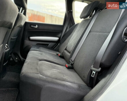 Белый Ниссан ИксТрейл, объемом двигателя 2 л и пробегом 205 тыс. км за 12350 $, фото 10 на Automoto.ua