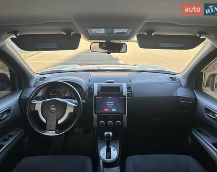 Белый Ниссан ИксТрейл, объемом двигателя 2 л и пробегом 100 тыс. км за 10800 $, фото 5 на Automoto.ua