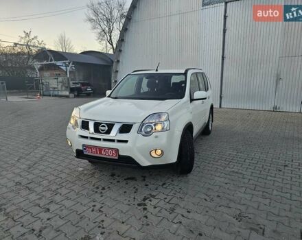 Белый Ниссан ИксТрейл, объемом двигателя 2 л и пробегом 205 тыс. км за 10799 $, фото 8 на Automoto.ua