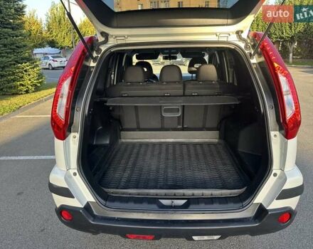 Белый Ниссан ИксТрейл, объемом двигателя 2 л и пробегом 100 тыс. км за 10800 $, фото 9 на Automoto.ua