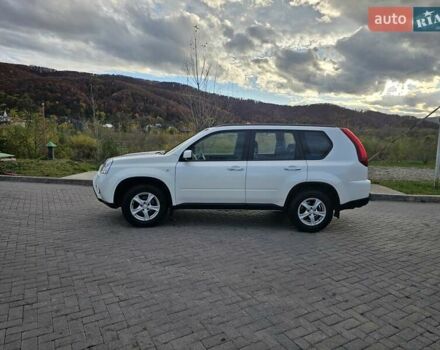 Белый Ниссан ИксТрейл, объемом двигателя 2 л и пробегом 205 тыс. км за 11599 $, фото 8 на Automoto.ua
