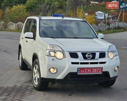 Белый Ниссан ИксТрейл, объемом двигателя 2 л и пробегом 205 тыс. км за 11599 $, фото 1 на Automoto.ua