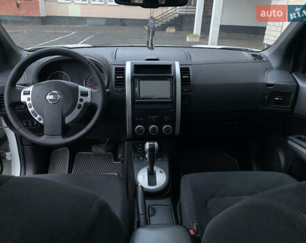 Белый Ниссан ИксТрейл, объемом двигателя 2 л и пробегом 191 тыс. км за 11200 $, фото 10 на Automoto.ua