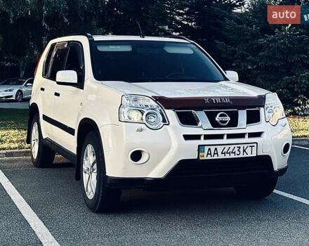 Белый Ниссан ИксТрейл, объемом двигателя 2 л и пробегом 100 тыс. км за 10800 $, фото 1 на Automoto.ua