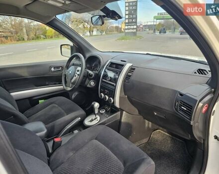 Белый Ниссан ИксТрейл, объемом двигателя 2 л и пробегом 205 тыс. км за 11599 $, фото 45 на Automoto.ua