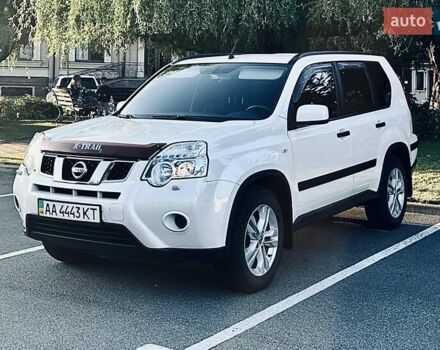 Белый Ниссан ИксТрейл, объемом двигателя 2 л и пробегом 100 тыс. км за 10800 $, фото 2 на Automoto.ua