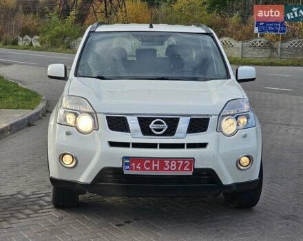 Белый Ниссан ИксТрейл, объемом двигателя 2 л и пробегом 205 тыс. км за 11599 $, фото 4 на Automoto.ua