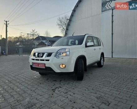 Белый Ниссан ИксТрейл, объемом двигателя 2 л и пробегом 205 тыс. км за 10799 $, фото 2 на Automoto.ua