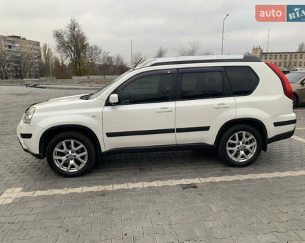 Белый Ниссан ИксТрейл, объемом двигателя 2 л и пробегом 191 тыс. км за 11200 $, фото 2 на Automoto.ua