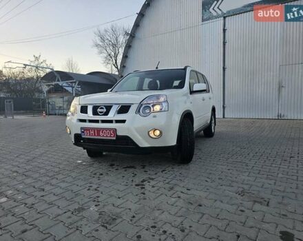 Белый Ниссан ИксТрейл, объемом двигателя 2 л и пробегом 205 тыс. км за 10799 $, фото 9 на Automoto.ua