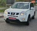 Белый Ниссан ИксТрейл, объемом двигателя 2 л и пробегом 205 тыс. км за 11599 $, фото 6 на Automoto.ua