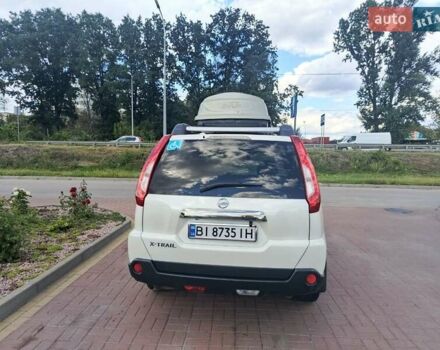 Белый Ниссан ИксТрейл, объемом двигателя 2 л и пробегом 220 тыс. км за 11500 $, фото 4 на Automoto.ua
