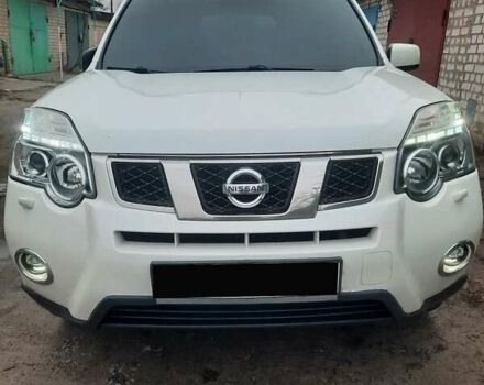 Белый Ниссан ИксТрейл, объемом двигателя 2 л и пробегом 194 тыс. км за 11000 $, фото 2 на Automoto.ua