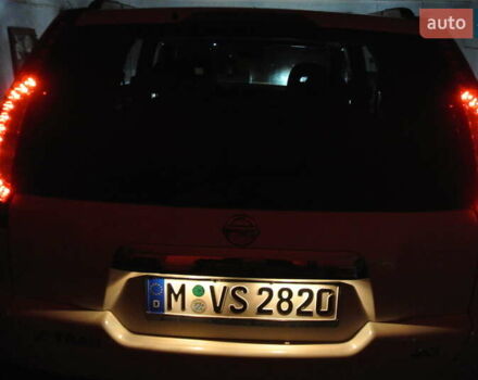 Білий Ніссан ІксТрейл, об'ємом двигуна 2 л та пробігом 230 тис. км за 13999 $, фото 100 на Automoto.ua