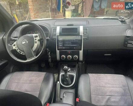 Белый Ниссан ИксТрейл, объемом двигателя 2 л и пробегом 195 тыс. км за 12100 $, фото 2 на Automoto.ua