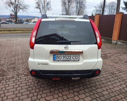 Белый Ниссан ИксТрейл, объемом двигателя 2 л и пробегом 158 тыс. км за 10500 $, фото 3 на Automoto.ua