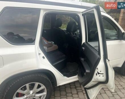 Белый Ниссан ИксТрейл, объемом двигателя 2 л и пробегом 195 тыс. км за 12100 $, фото 3 на Automoto.ua