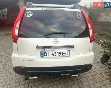 Белый Ниссан ИксТрейл, объемом двигателя 2 л и пробегом 195 тыс. км за 12100 $, фото 5 на Automoto.ua
