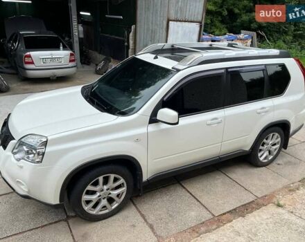 Білий Ніссан ІксТрейл, об'ємом двигуна 2 л та пробігом 179 тис. км за 13300 $, фото 1 на Automoto.ua