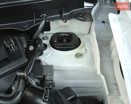 Білий Ніссан ІксТрейл, об'ємом двигуна 2 л та пробігом 230 тис. км за 13999 $, фото 52 на Automoto.ua