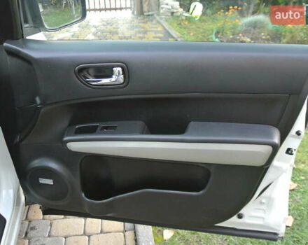 Білий Ніссан ІксТрейл, об'ємом двигуна 2 л та пробігом 230 тис. км за 13999 $, фото 19 на Automoto.ua