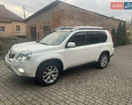 Белый Ниссан ИксТрейл, объемом двигателя 2 л и пробегом 195 тыс. км за 12100 $, фото 4 на Automoto.ua