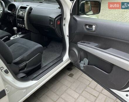 Белый Ниссан ИксТрейл, объемом двигателя 2 л и пробегом 251 тыс. км за 16500 $, фото 13 на Automoto.ua