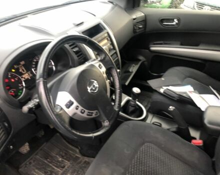 Белый Ниссан ИксТрейл, объемом двигателя 2 л и пробегом 271 тыс. км за 3780 $, фото 13 на Automoto.ua