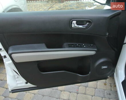 Білий Ніссан ІксТрейл, об'ємом двигуна 2 л та пробігом 230 тис. км за 13999 $, фото 12 на Automoto.ua