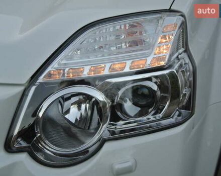 Білий Ніссан ІксТрейл, об'ємом двигуна 2 л та пробігом 230 тис. км за 13999 $, фото 7 на Automoto.ua