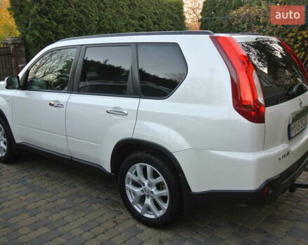 Білий Ніссан ІксТрейл, об'ємом двигуна 2 л та пробігом 230 тис. км за 13999 $, фото 2 на Automoto.ua